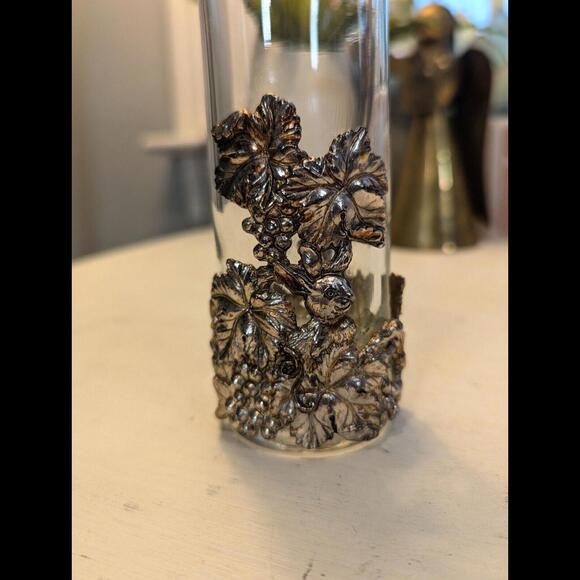 7.5” Arthur Court Vintage Rabbit Bunny Lillies Metal Glass Bud Vase - Picture 4 of 5